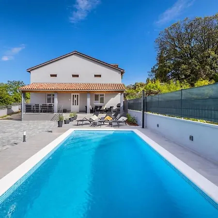 فيلة House Katarina Private Heated Swimming Pool