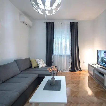فيلة House Katarina Private Heated Swimming Pool *