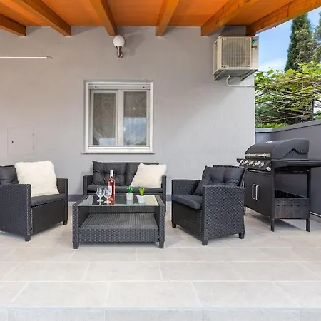 فيلة House Katarina Private Heated Swimming Pool *