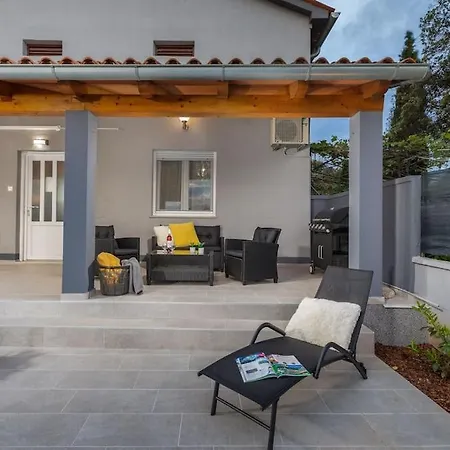 House Katarina With Private Swiming Pool Villa *