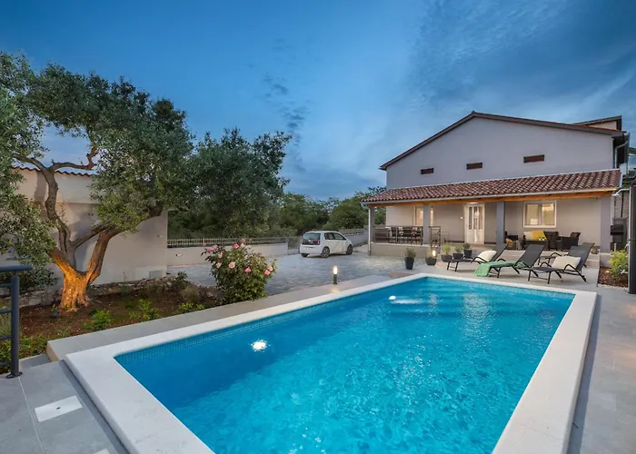 House Katarina Private Heated Swimming Pool Βίλα