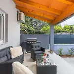 House Katarina Private Heated Swimming Pool