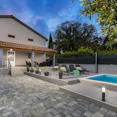 Vila House Katarina Private Heated Swimming Pool Pula