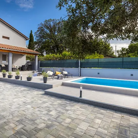 Vila House Katarina Private Heated Swimming Pool