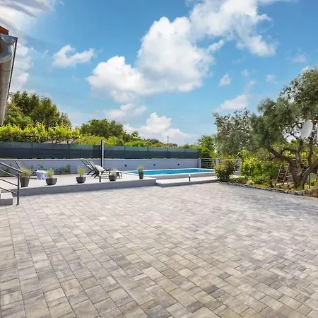 House Katarina With Private Swiming Pool
