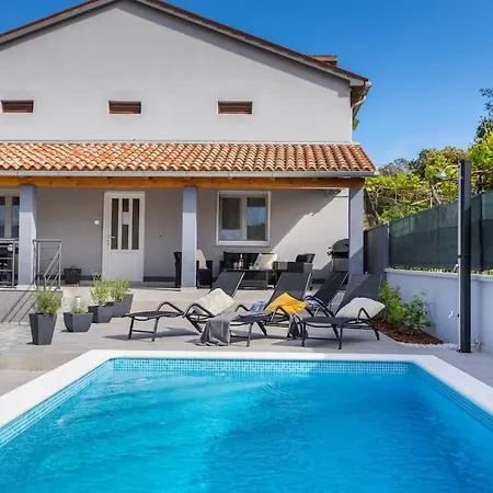 House Katarina Private Heated Swimming Pool Pula