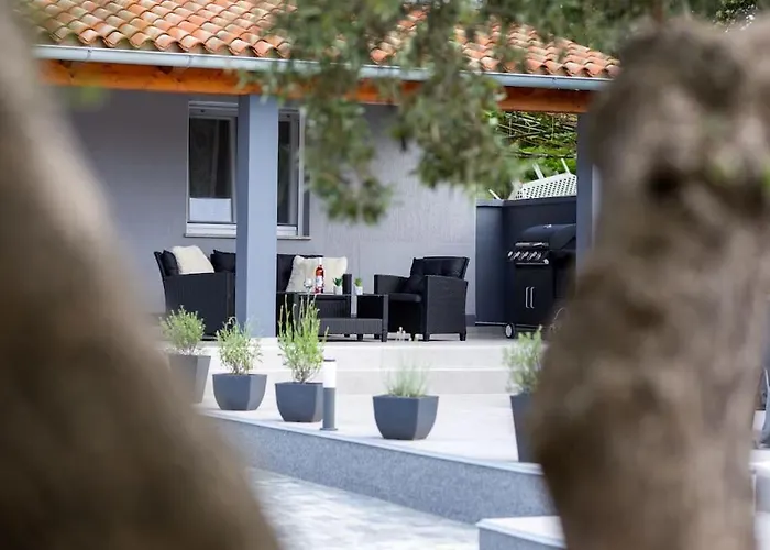 Vila House Katarina Private Heated Swimming Pool