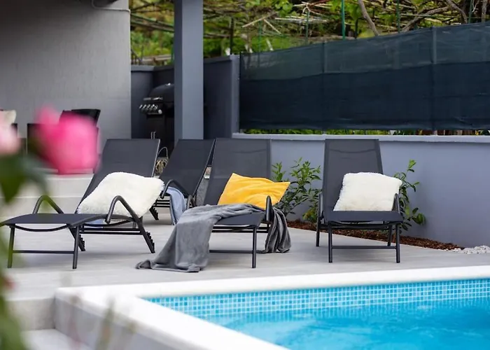 Vila House Katarina Private Heated Swimming Pool