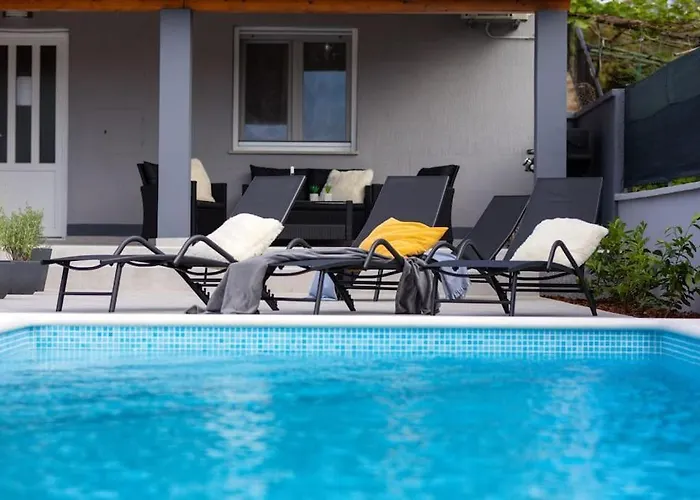 House Katarina Private Heated Swimming Pool